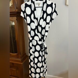 HOBBS BLACK & WHITE SPOT SHORT SLEEVE WRAP DRESS SIZE 6
